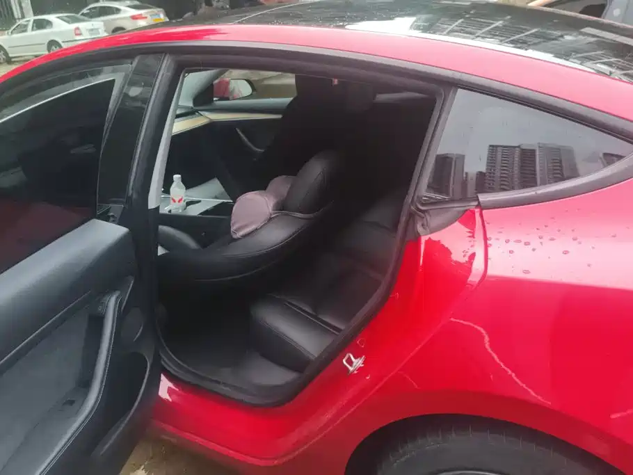 Tesla Model 3 — миниатюра 11