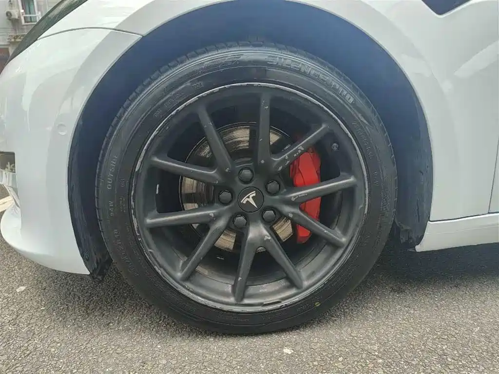 Tesla Model 3 — миниатюра 8