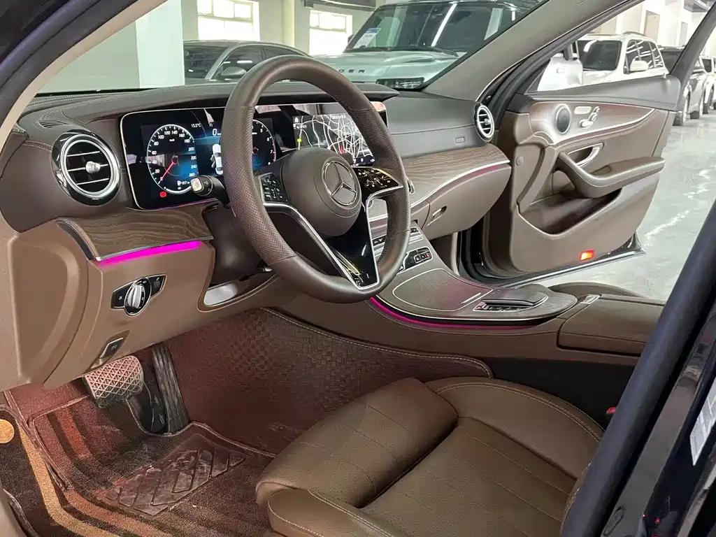 MERCEDES-BENZ E CLASS