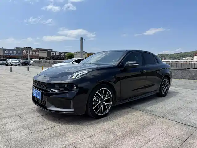 2022 Lynk & Co 03