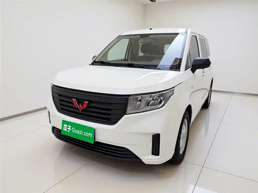 Wuling Hongguang PLUS 2020