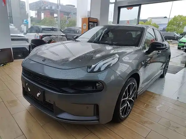 2021 Lynk & Co 03