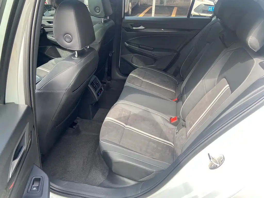 Volkswagen Golf — миниатюра 11