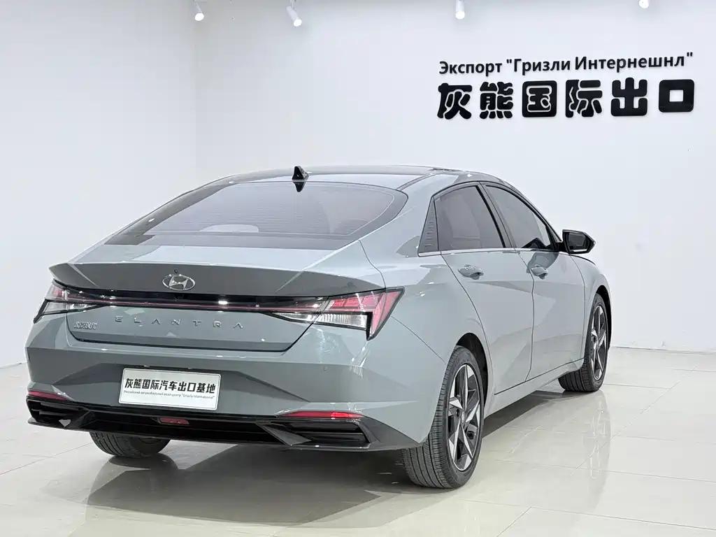 Hyundai Elantra 2022 1.5L CVT LUX Luxury