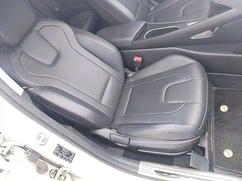 Hyundai Elantra — миниатюра 25