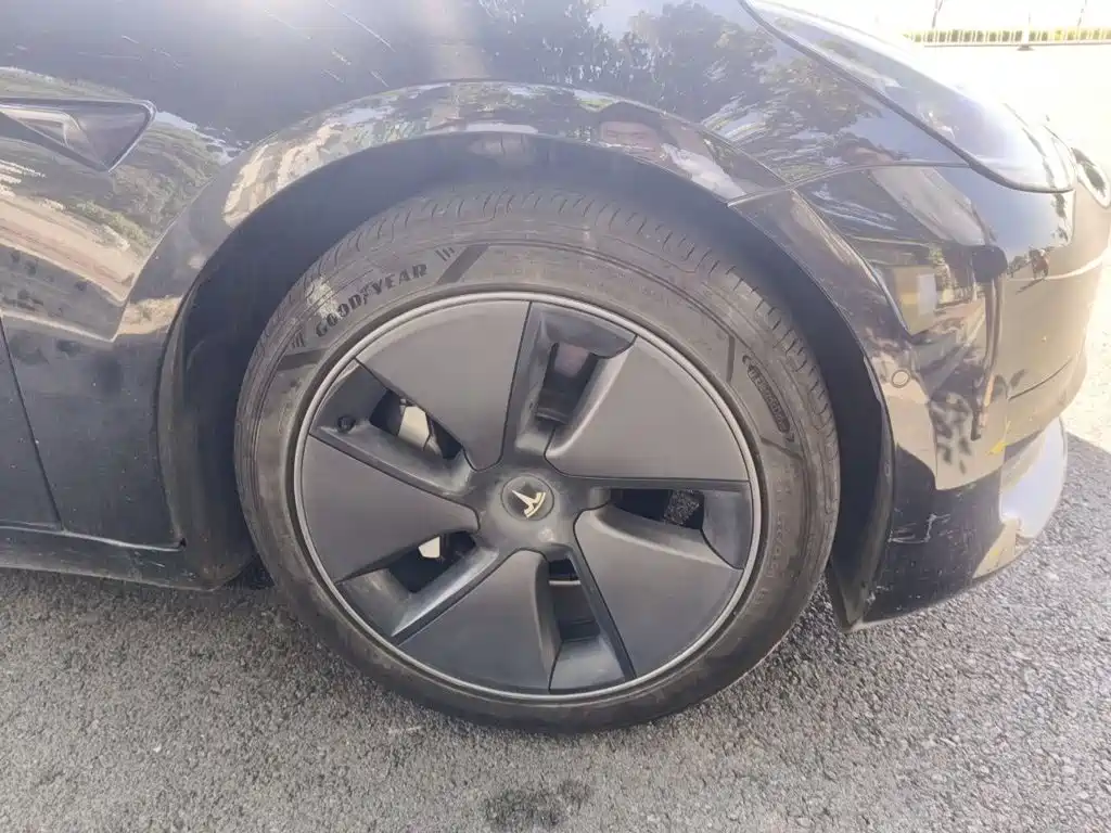 Tesla Model 3 — миниатюра 25
