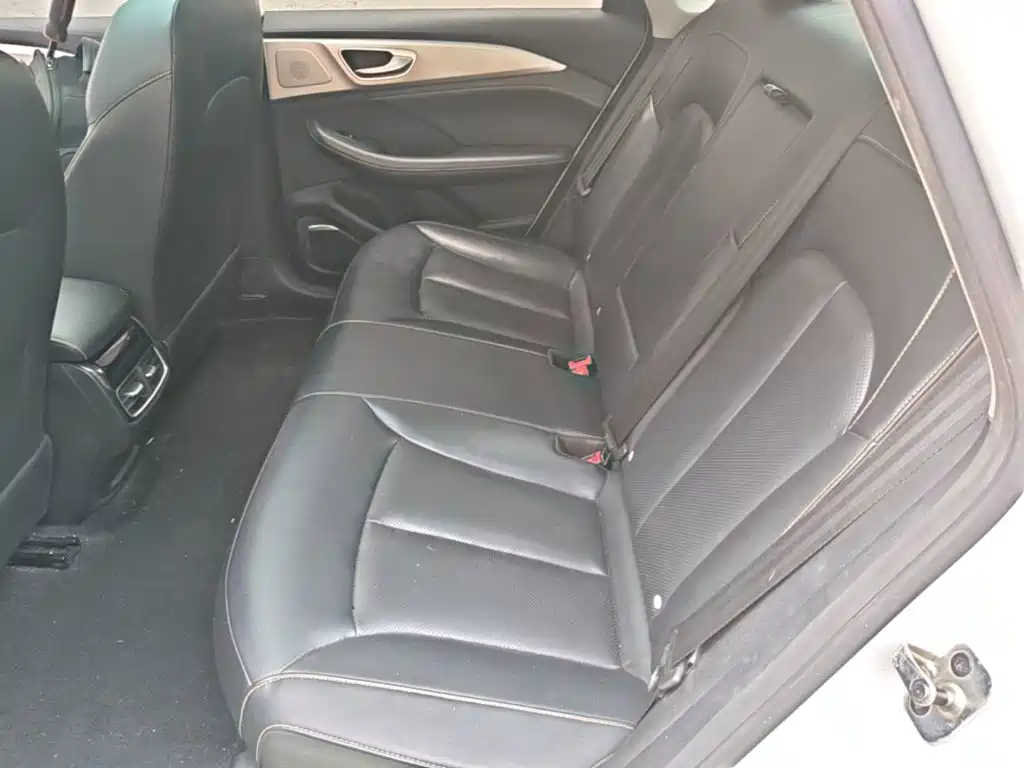 Roewe i6 MAX New Energy — миниатюра 17