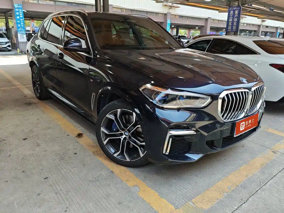 BMW X5 2022 xDrive 40Li Premium M Sport