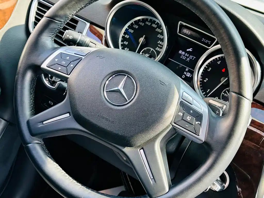 Mercedes-Benz M-Class — миниатюра 18