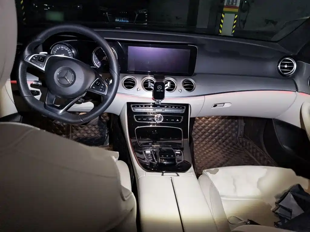 Mercedes-Benz E-Class — миниатюра 13