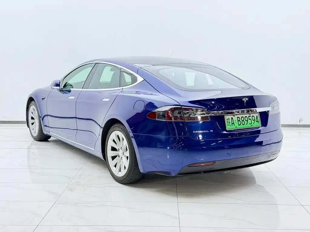 Tesla Model S — миниатюра 4
