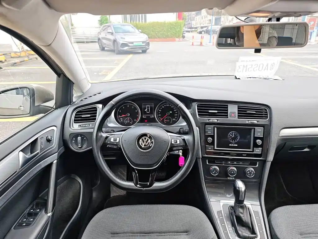 Volkswagen Golf — миниатюра 18