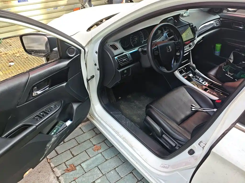 Honda Accord — миниатюра 14