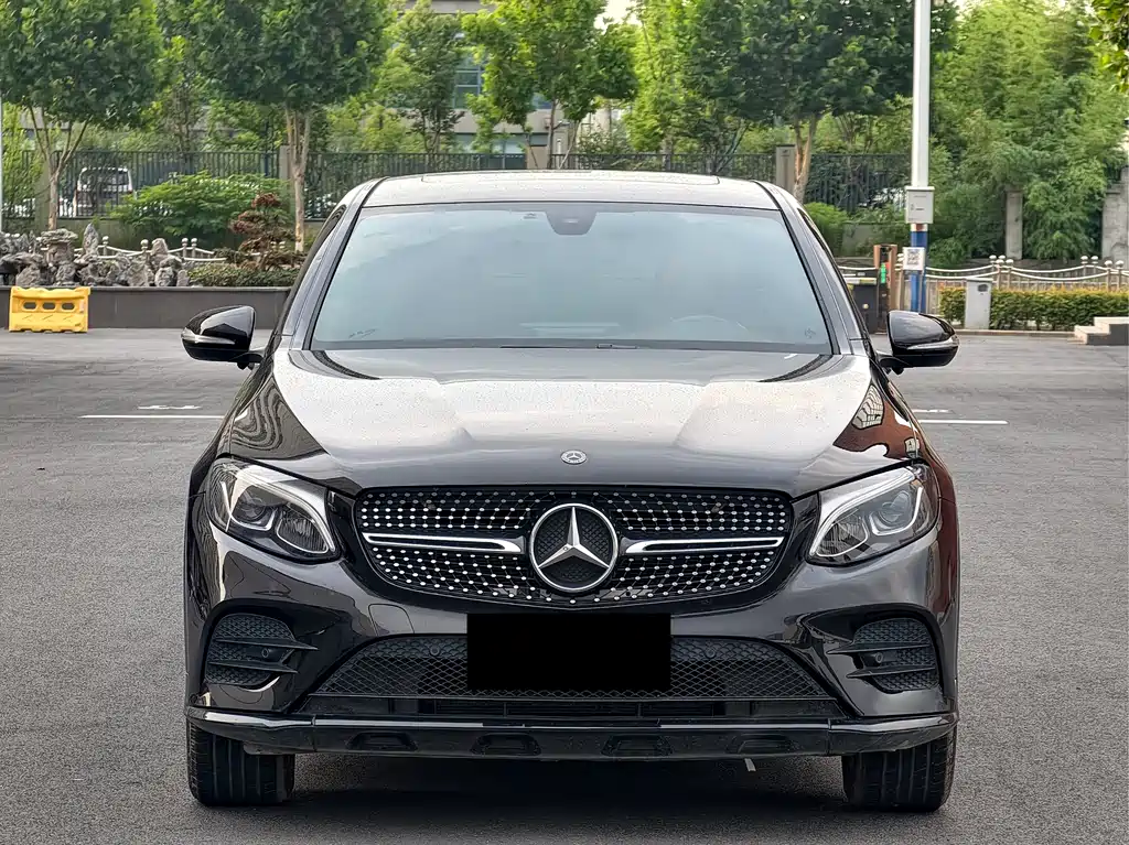 Mercedes-Benz GLC Coupe 2019 GLC 200 4MATIC Coupe SUV