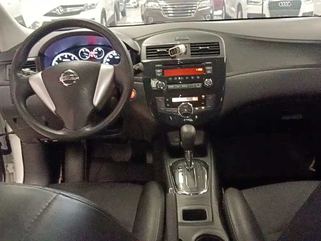 Nissan Tiida — миниатюра 10