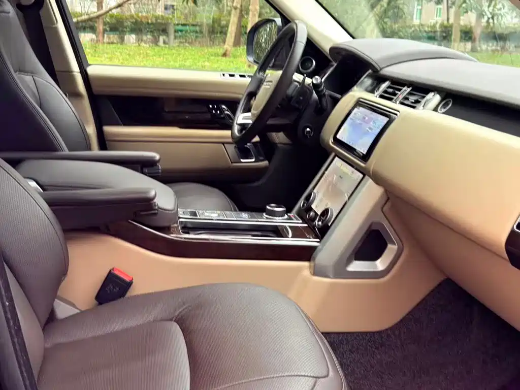 Land Rover Range Rover 2022 3.0 L6 360PS