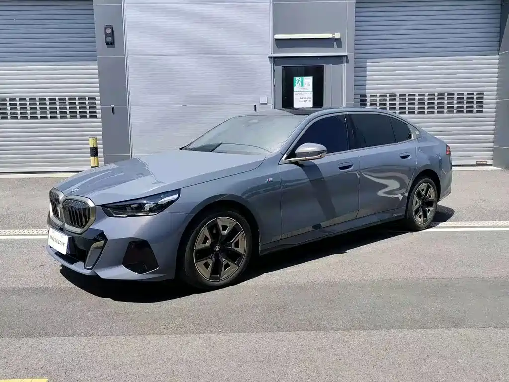 BMW 5 Series 2025