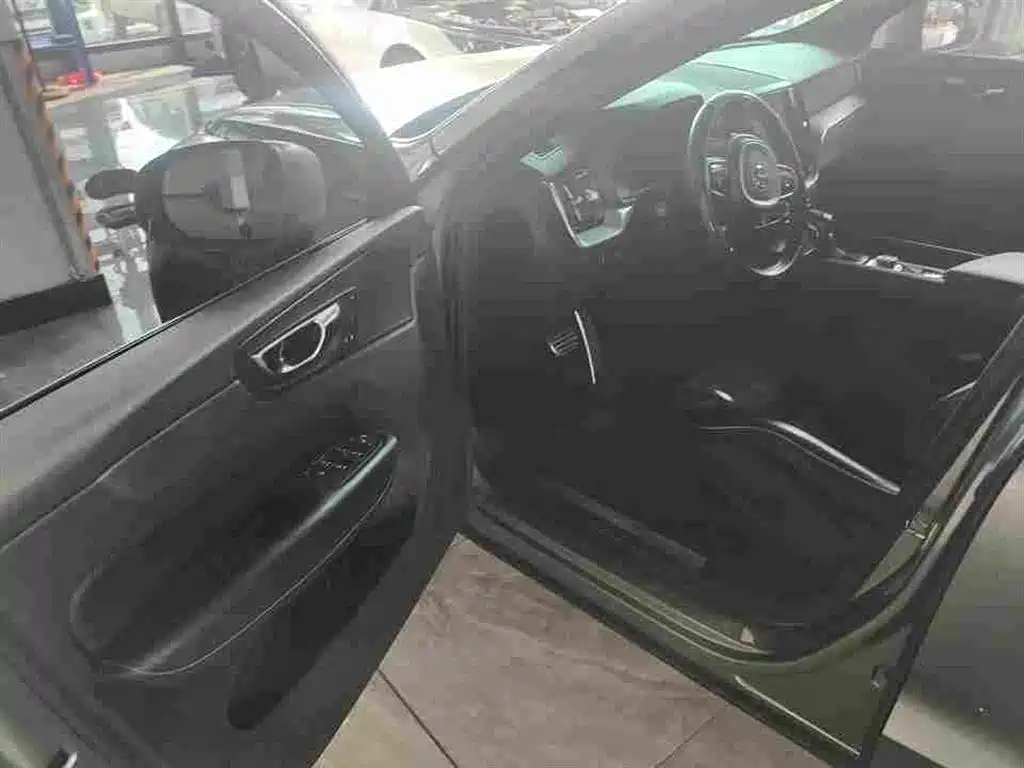 Volvo XC60 — миниатюра 5