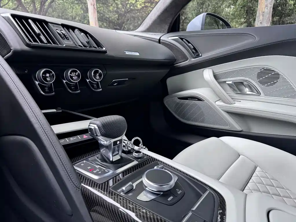 Audi R8 — миниатюра 12