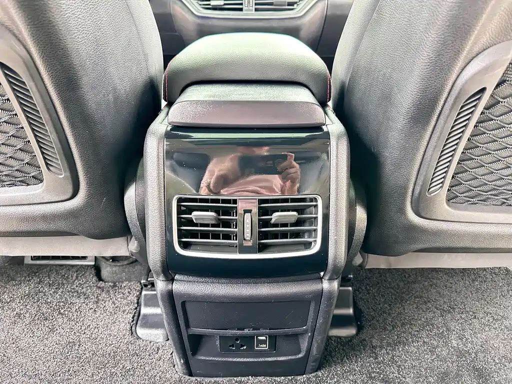 BYD Tang New Energy — миниатюра 12