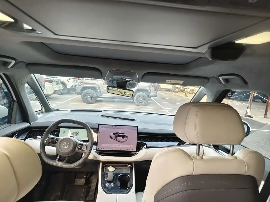 Zeekr 009 2024 мест Executive 108kWh