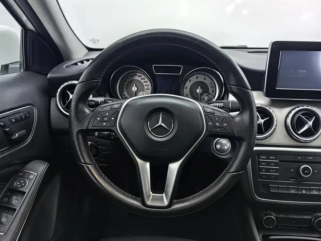 Mercedes-Benz GLA — миниатюра 11