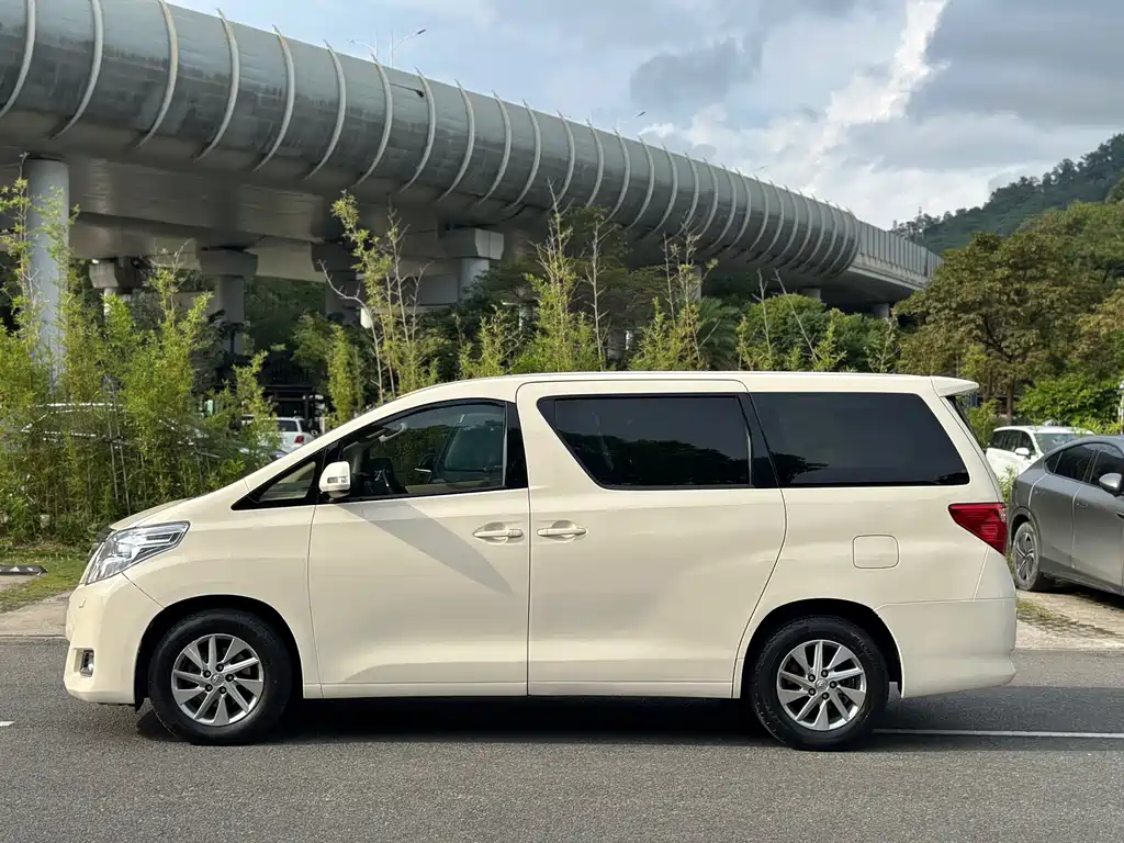 Toyota Alphard 2012 3.5L Luxury