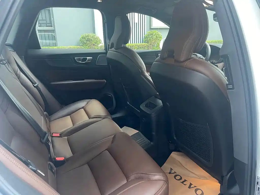 VOLVO XC60 PLUG IN HYBRID