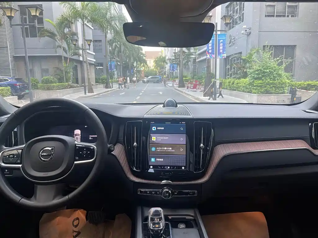 VOLVO XC60 PLUG IN HYBRID