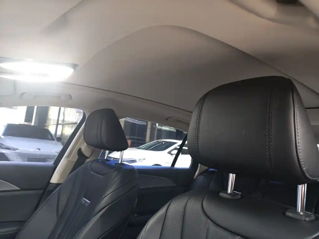 Hongqi Hongqi H5 — миниатюра 6