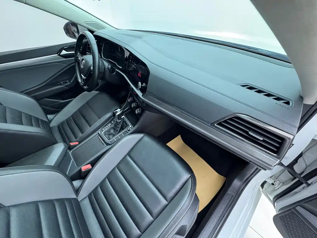 Volkswagen Sagitar — миниатюра 7