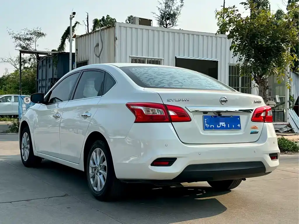 Nissan Sylphy 2019 1.6XV CVT Premium V