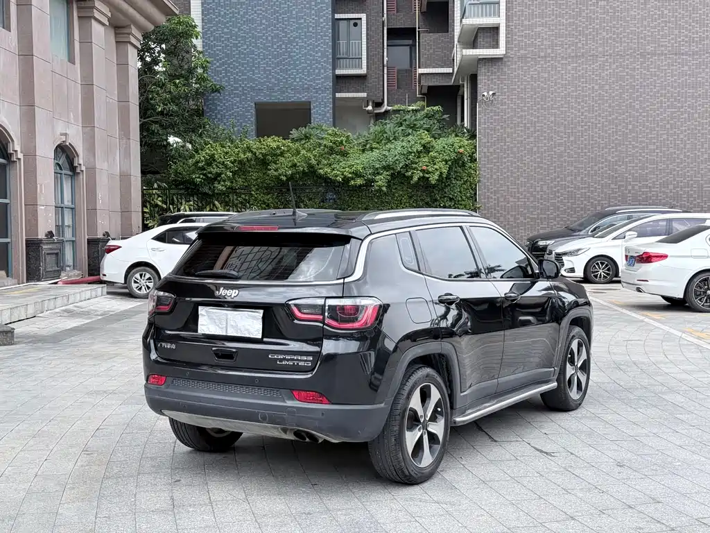 Jeep Compass — миниатюра 9