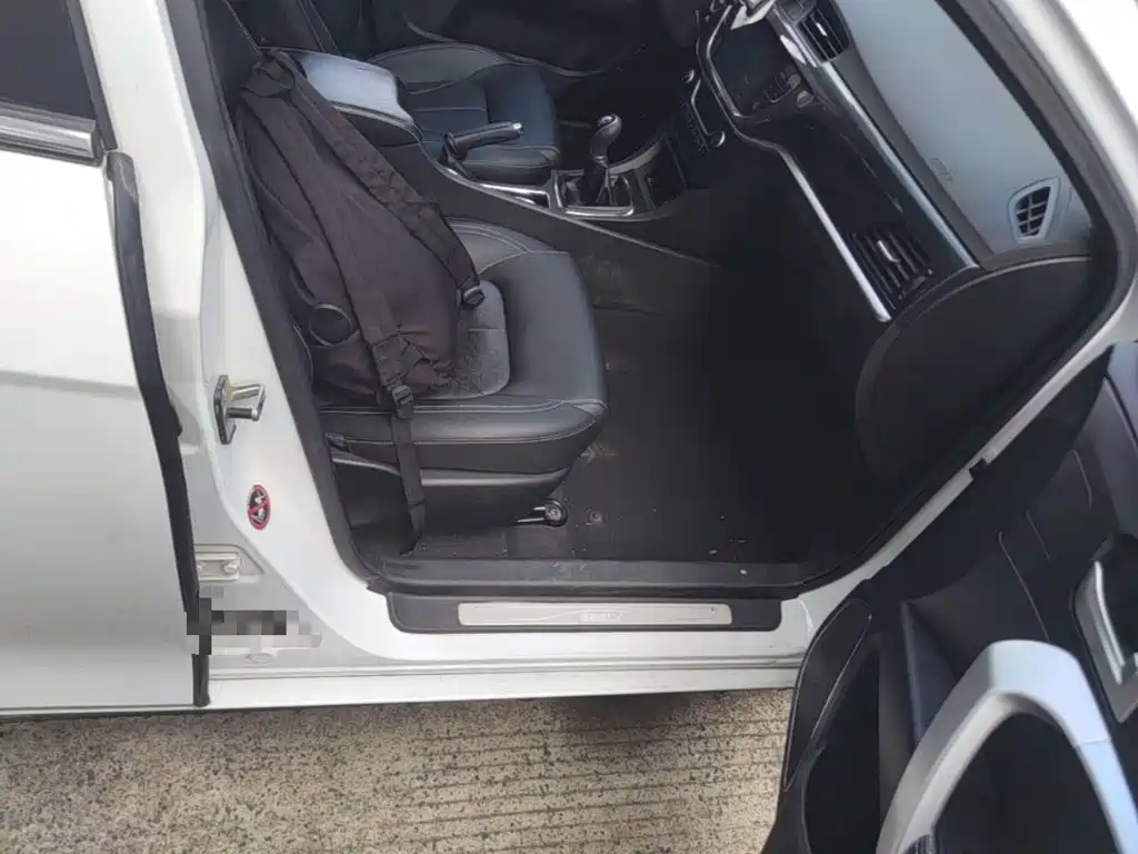 Geely Emgrand — миниатюра 9