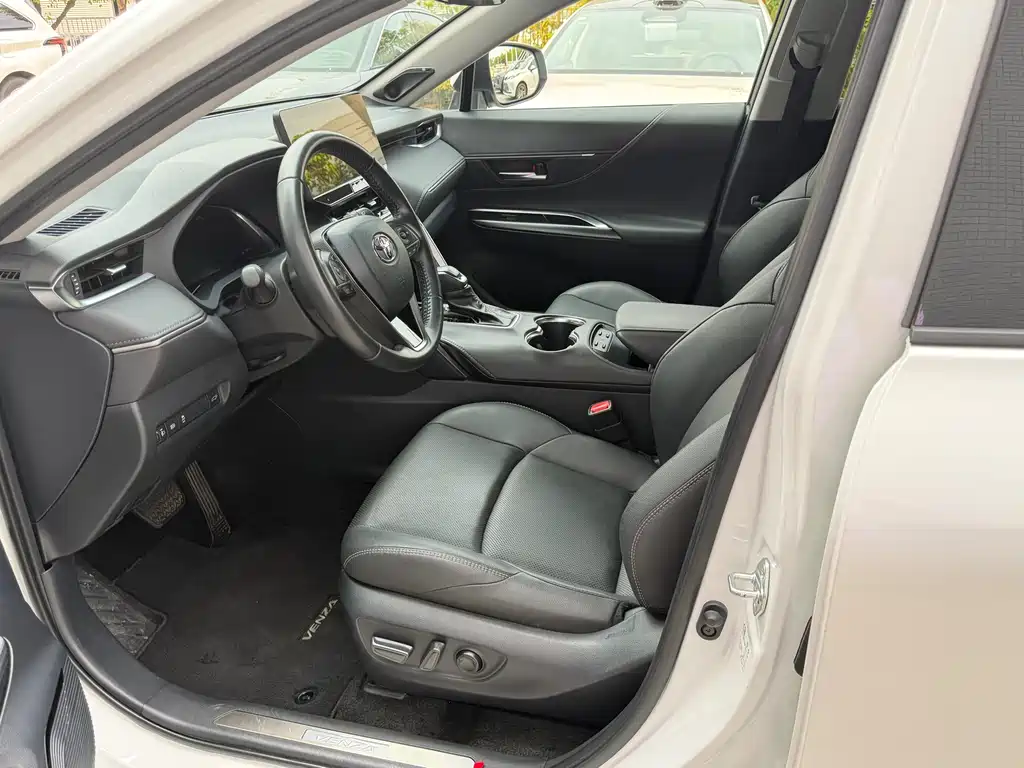 Toyota Venza 2024 2.5L Luxury
