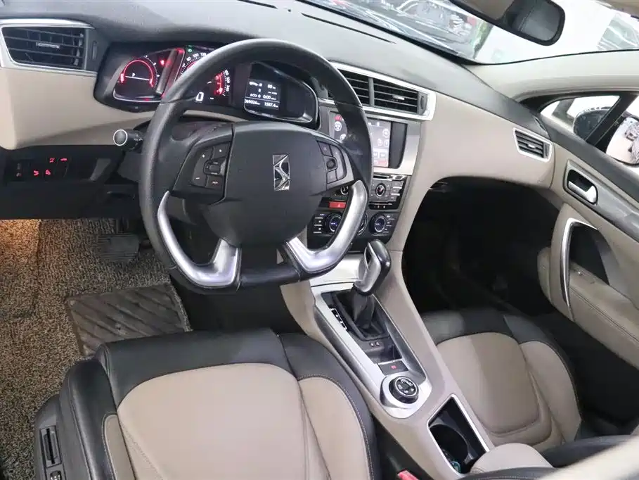 DS 6 2017 1.6T Luxury THP160