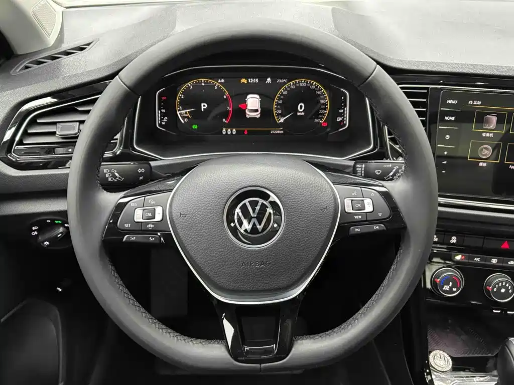 Volkswagen T-Roc — миниатюра 8