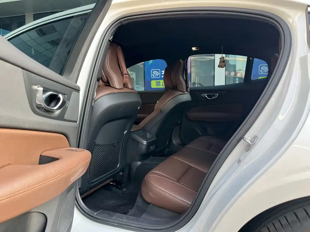 Volvo S60 — миниатюра 5