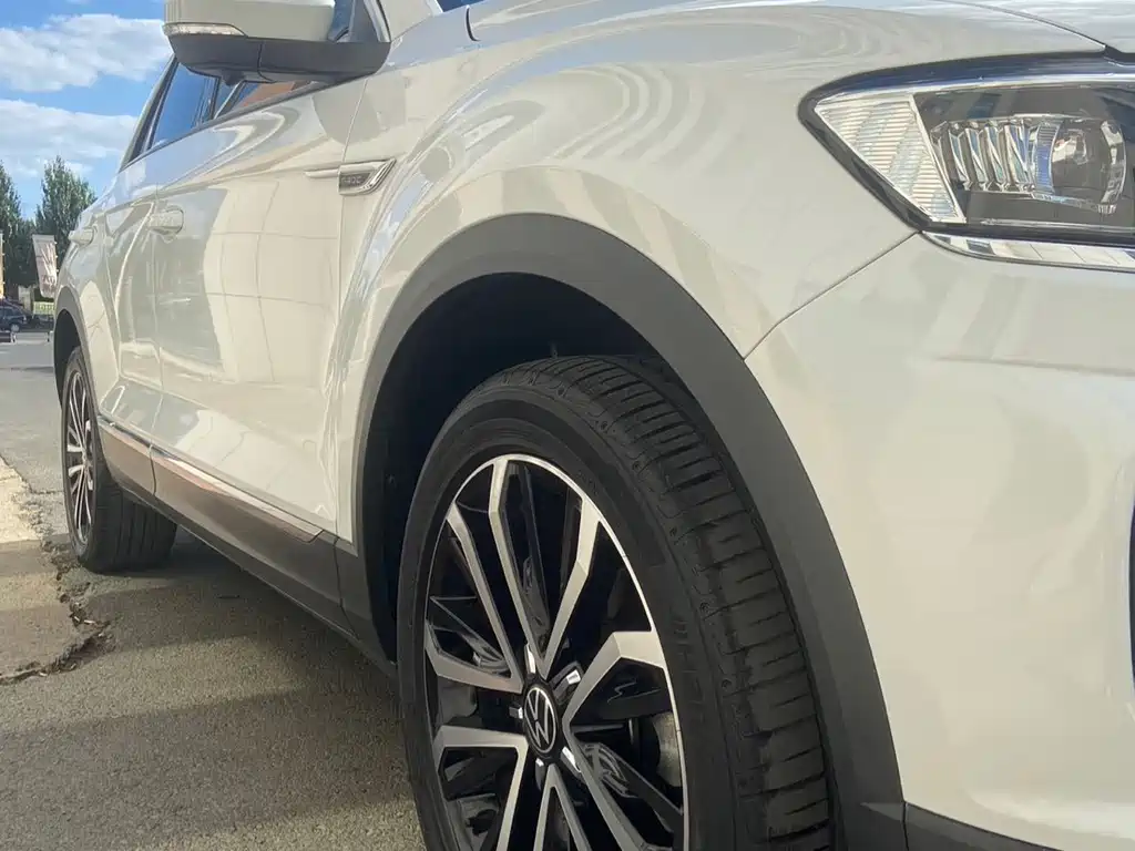 Volkswagen T-Roc — миниатюра 16