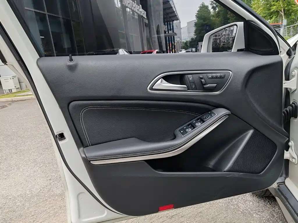 Mercedes-Benz GLA — миниатюра 9