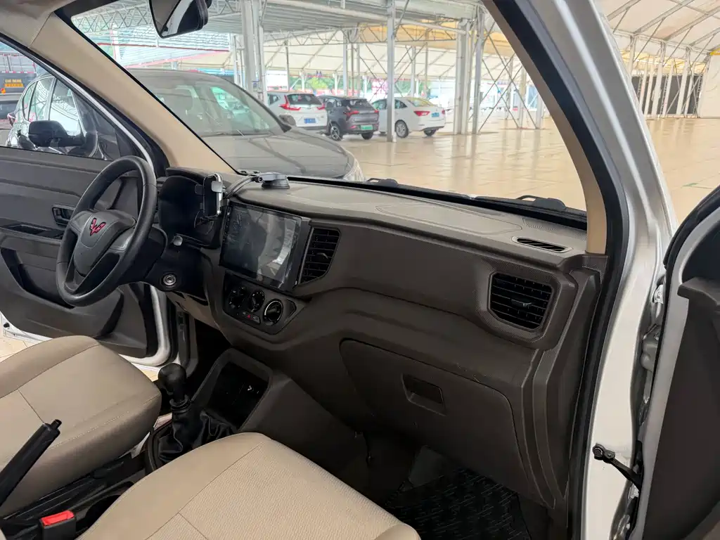 Wuling Hongguang V — миниатюра 30