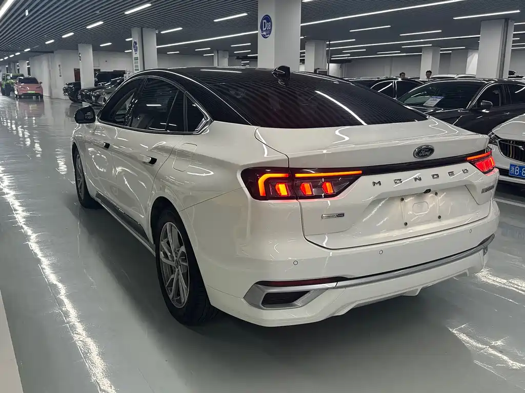 Ford Mondeo — миниатюра 16