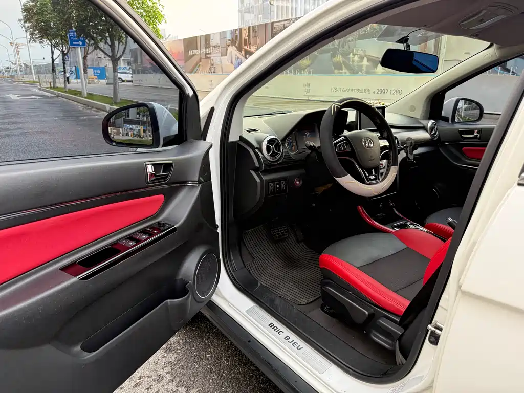 BAIC New Energy EX — миниатюра 5