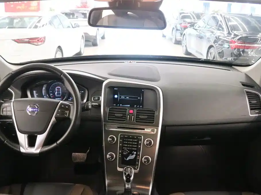 Volvo XC60 — миниатюра 5