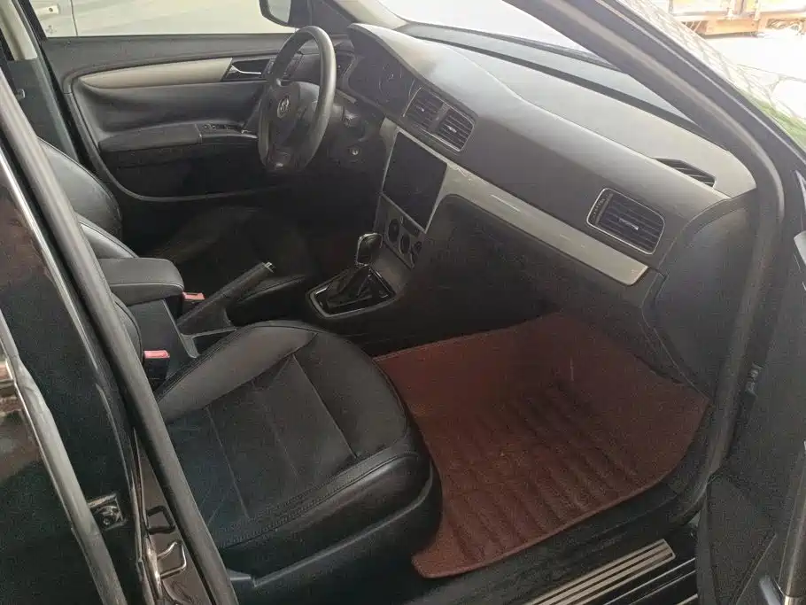 Volkswagen Lavida — миниатюра 8