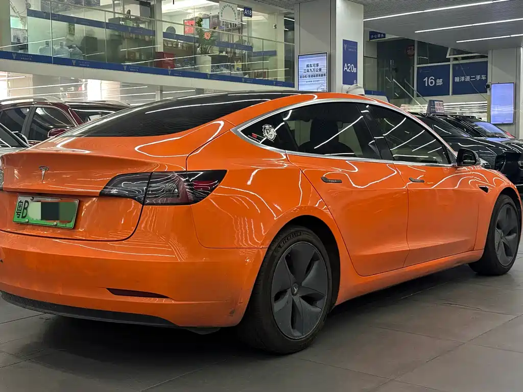 Tesla Model 3 — миниатюра 9
