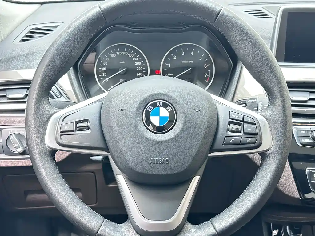 BMW X1 — миниатюра 13