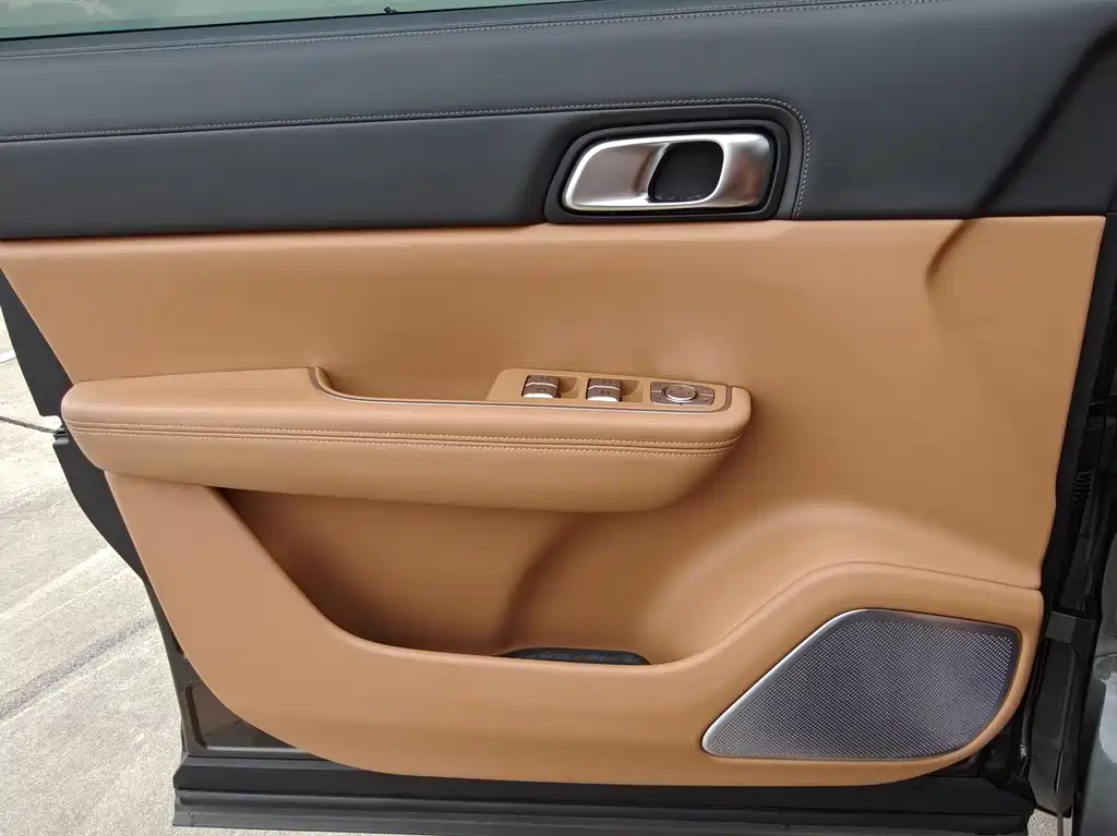 Li Auto Li ONE — миниатюра 12