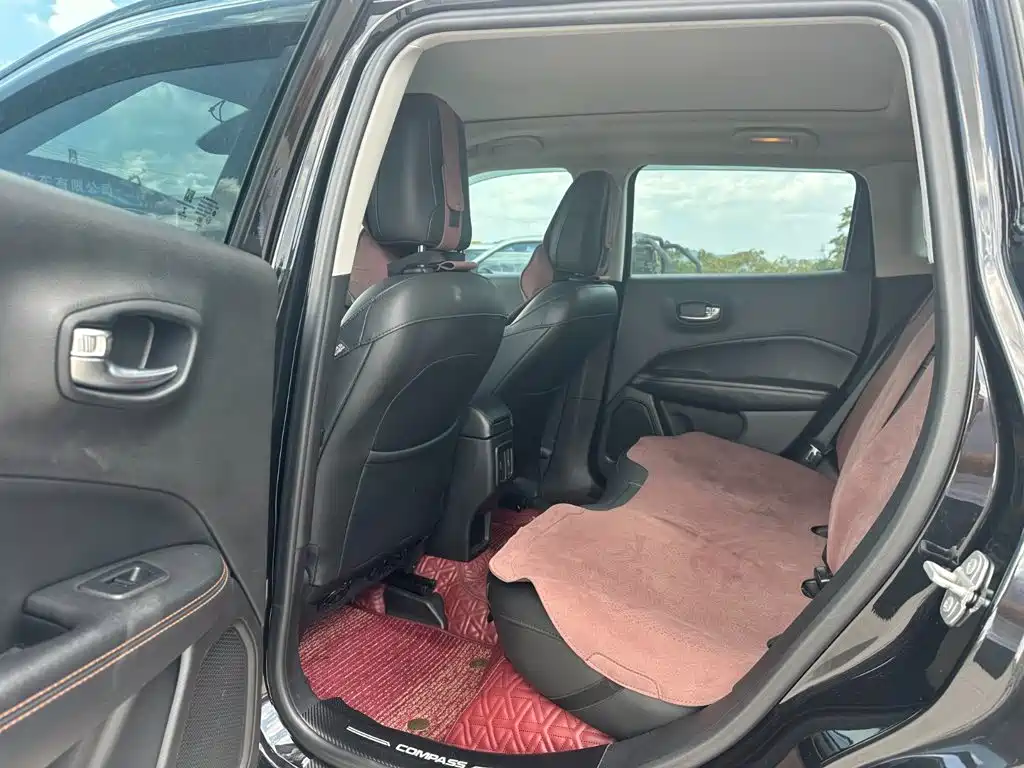 Jeep Compass — миниатюра 9