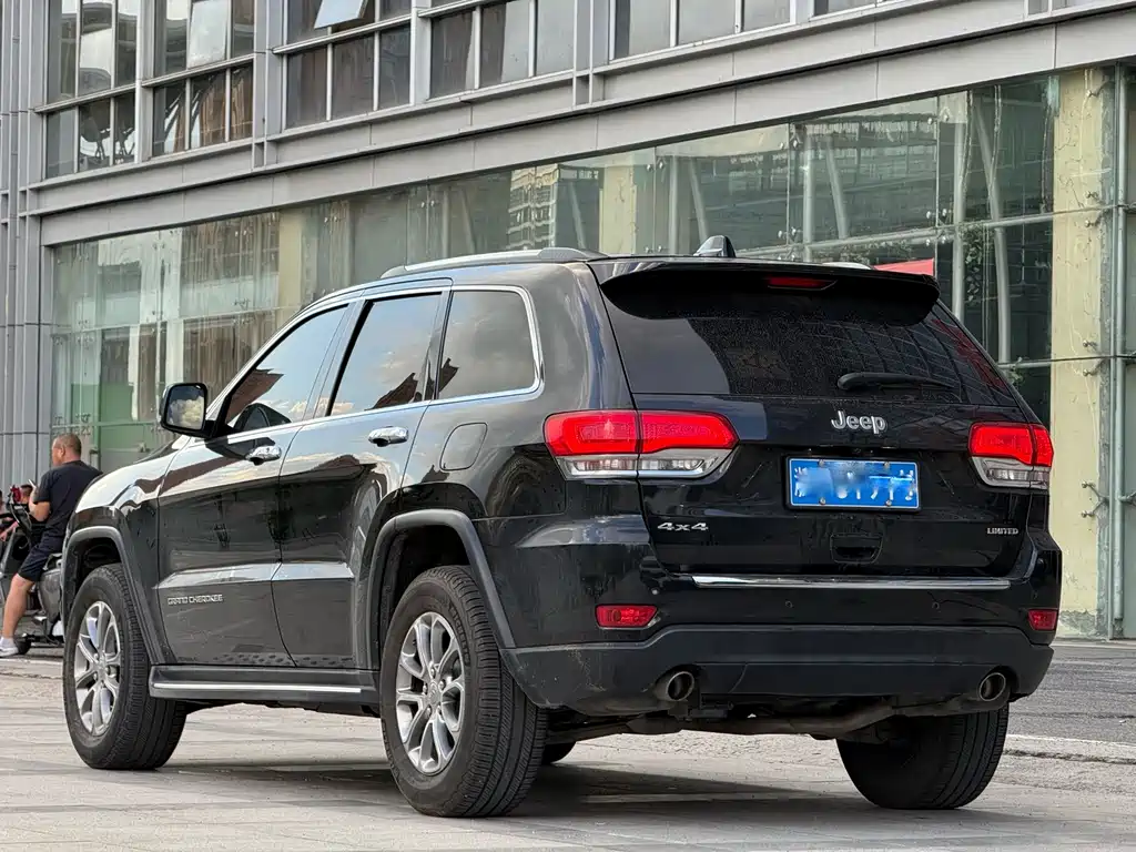 Jeep Grand Cherokee (Import) — миниатюра 4